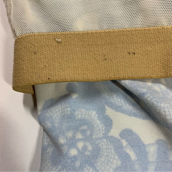 Size 4 Lululemon blue floral pattern X back active tank top - Picture 7 of 8